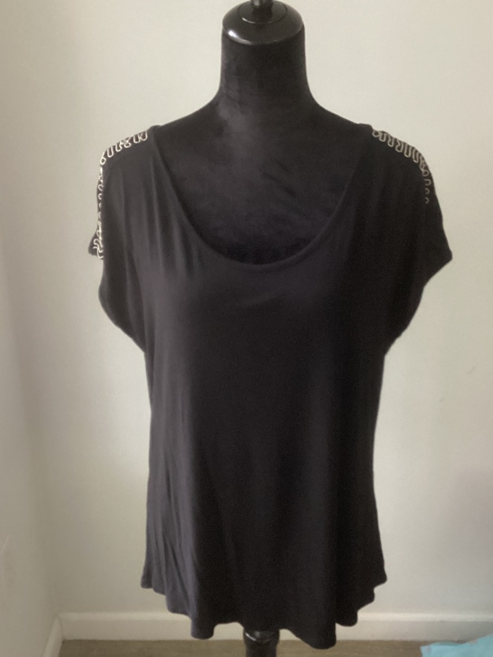 Jennifer Lopez Black Short Sleeve Scoop Neck Top with Embellished Shoulders
